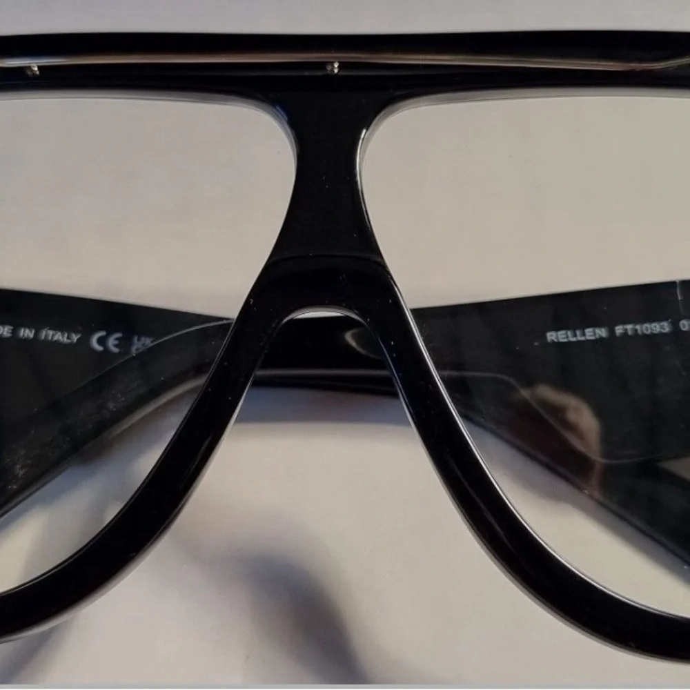 Tom Ford Rellen - Picture 15 of 17